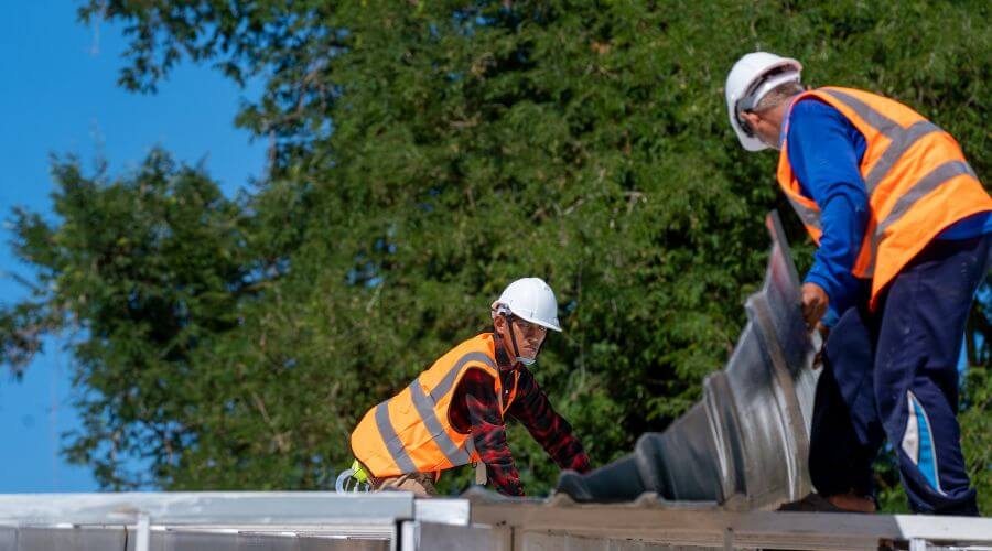 Professional gutter cleaning in Felt, OK